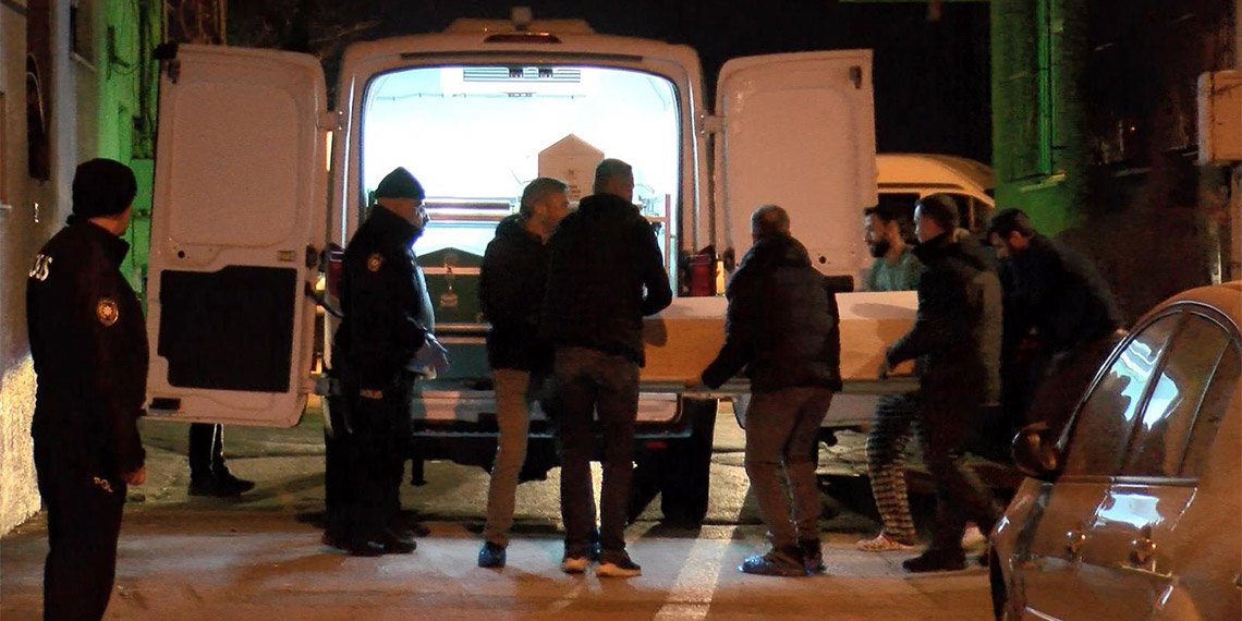 Katliam; Anne ve babasını pompalı tüfekle öldürdü, kardeşinin boğazını kesti