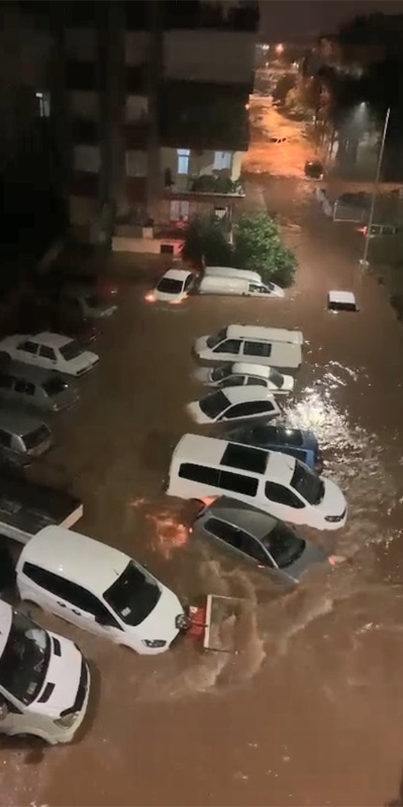 Şiddetli yağış nedeniyle Antalya'da 5 ilçede okullar tatil edildi