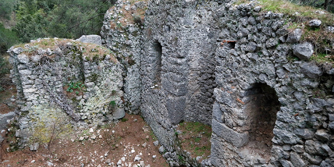 Trebenna Antik Kenti talan edildi