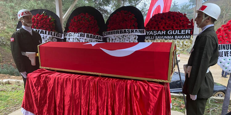 Araç kazasında şehit olan Adem Kel toprağa verildi