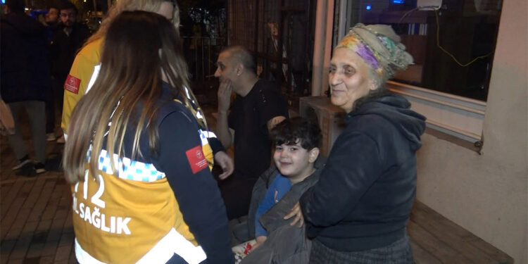 Avcılar'da binanın elektrik panosunda yangın