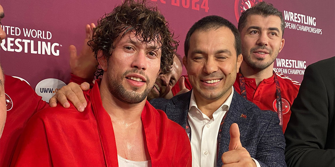 Romanya'nın başkenti Bükreş'te düzenlenen Avrupa Güreş Şampiyonası'nda grekoromen stilde Azerbaycanlı Ulvi Ganizade’yi 2-0 yenen Selçuk Can altın madalya kazandı.