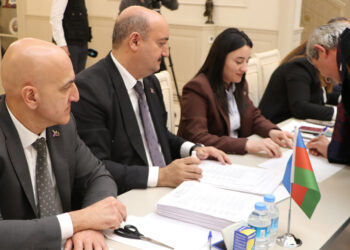 Azerbaycan'daki cumhurbaşkanı seçimi için seçmenler oy kullandı