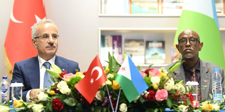 Bakan Uraloğlu, mevkidaşı Hassan Houmed Mohamed ile görüştü