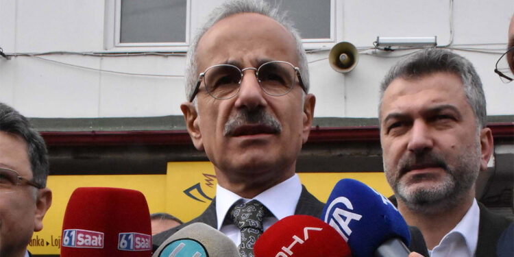 Temennimiz, göçük altındaki vatandaşlarımıza sağ salim ulaşılmasıdır