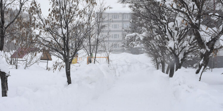 Bitlis'in yüksek kesimlerinde kar kalınlığı 2 metreyi aştı