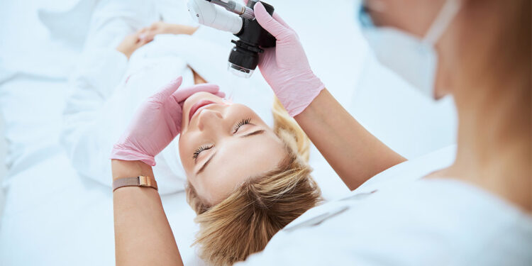 Boyut, şekil ve renk değiştiren cilt lekelerine dikkat