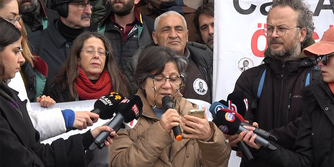 Milletvekilliği düşürülen Can Atalay’ın annesi Şükran Atalay, "Can Atalay sorununun çözümü basittir. Çözüm hak ihlali kararının uygulanmasıdır" diye konuştu.