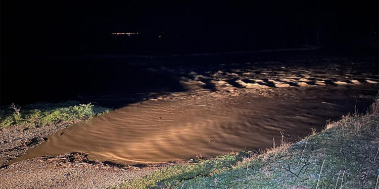 Çanakkale’de Karamenderes Çayı taştı