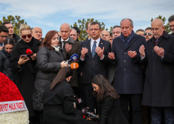 Deniz Baykal ölümünün 1'inci yılında anıldı