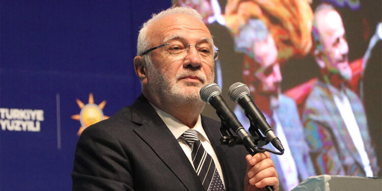 Siyasette küslük, dargınlık, kırılmak olmaz