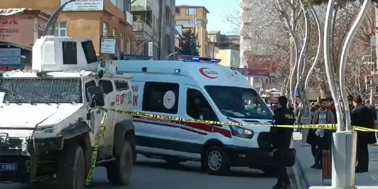 Diyarbakır'da silahlı kavga; 3 yaralı
