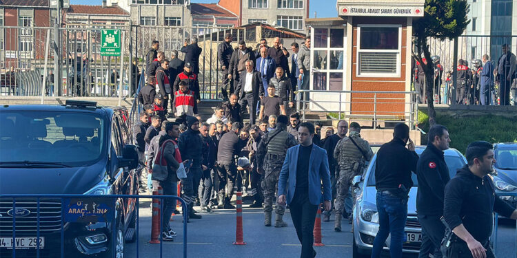 Çağlayan Adliyesi'ne saldırı girişimi; 2 ölü 5 yaralı var