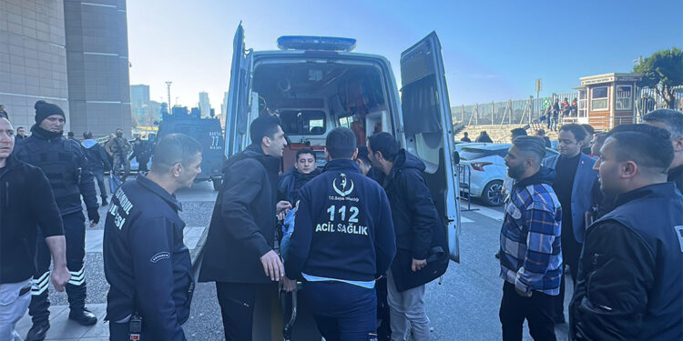 Çağlayan Adliyesi önünde silah sesleri