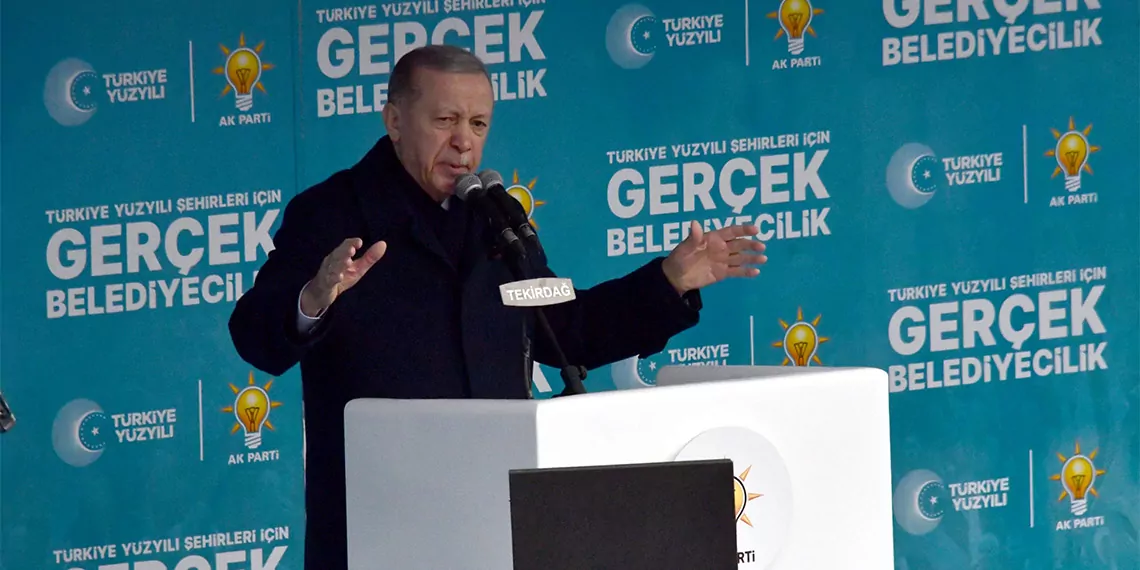 Cumhurbaşkanı recep tayyip erdoğan, "milletimizin canına ve malına kasteden tüm alçaklarla mücadelemizi kararlılıkla sürdüreceğiz" dedi.