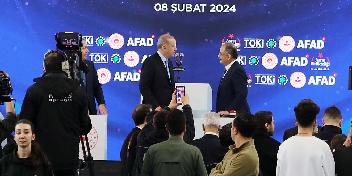 Cumhurbaşkanı Recep Tayyip Erdoğan, "Terör örgütleri üzerinden siyaseti yönlendirme çabaları hiç bitmiyor" dedi.