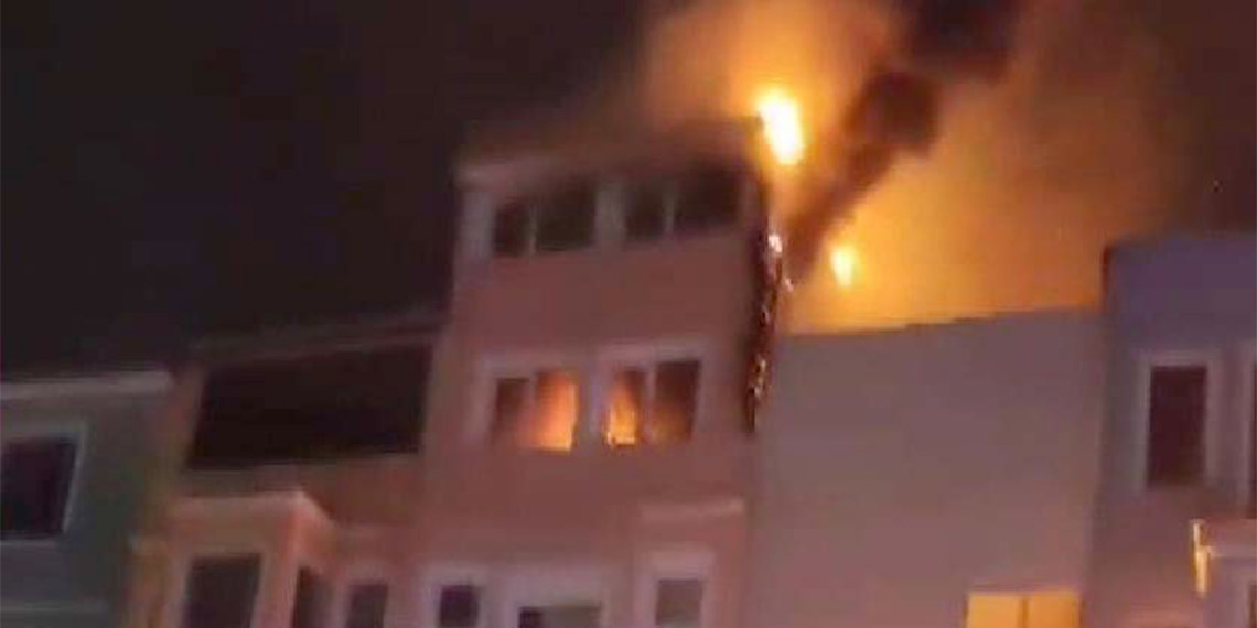 Fatih'te 3 katlı binada yangın; 1 yaralı