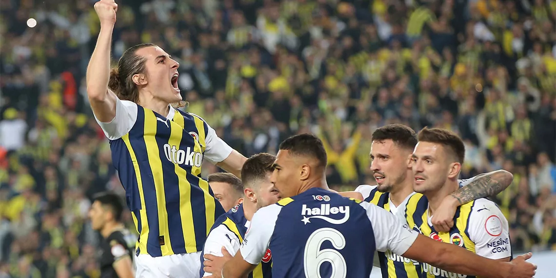 Fenerbahçe teknik direktörü i̇smail kartal, “maç başından sonuna kadar oyun üstünlüğü bizim elimizdeydi. 2-1 de öne geçtik. 3’ü 4’ü ararken gol yedik. İki kez kalemize geldiler, ikisi de gol oldu” dedi.