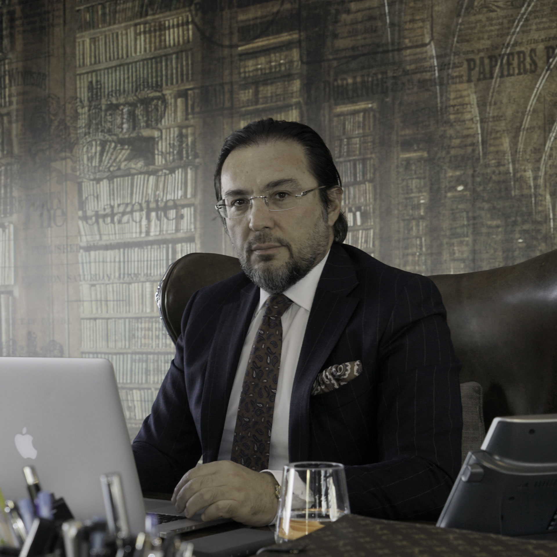 Elektronik Ticaret İşletmecileri Derneği (ETİD) Başkanı Hakan Çevikoğlu, E-ticaret sektöründe Sevgililer Günü hareketliliğinin devam ettiğini, 10 milyar liraya yakın bir alışveriş gerçekleşeceğini öngördüklerini söyledi.