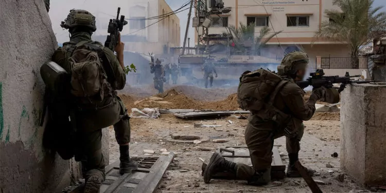 Refah kentine düzenlenen operasyonda 2 rehine kurtarıldı
