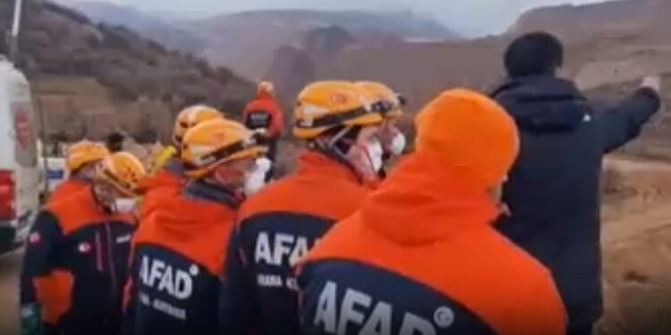 Toprak kaymasına ilişkin AFAD görüntü paylaştı