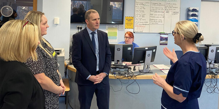 İskoçya Sağlık Bakanı, fatura nedeniyle istifa etti