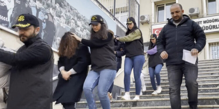 1.5 milyon liralık dolandırıcılık yapan 11 şüpheli gözaltına alındı