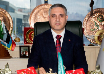 FETÖ ve PKK gibi bölücü unsurlarla mücadelede devletimizin yanındayız