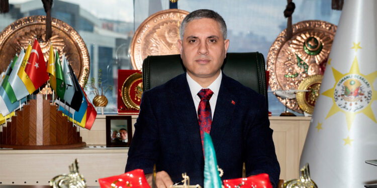 FETÖ ve PKK gibi bölücü unsurlarla mücadelede devletimizin yanındayız