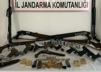Kars'ta silah kaçakçılığı operasyonu; 9 gözaltı
