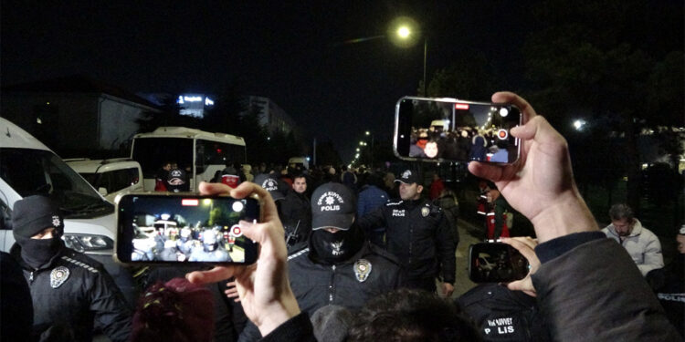 Kocaeli'de rehine krizi 10 saat sürdü