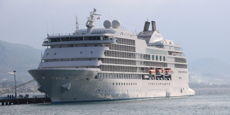 Türkiye'de, 2023'te 19 limana uğrayan kruvaziyer sayısı yüzde 20 arttı