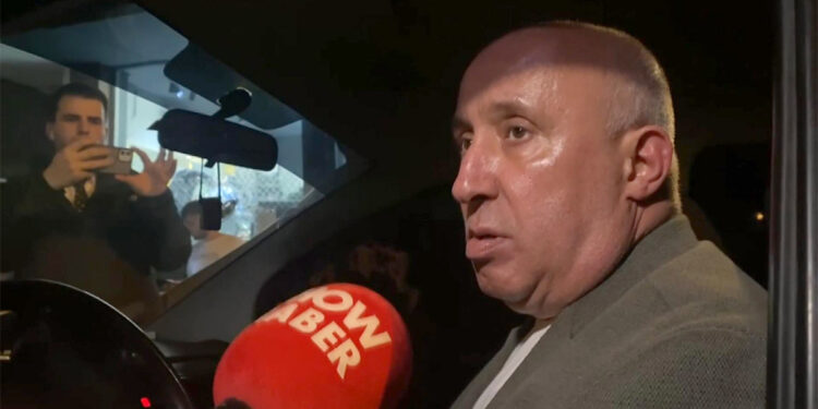 Silah sesleriyle beraber hepimiz yere yattık