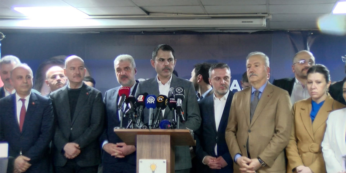 İstanbul Büyükşehir Belediye Başkan adayı Murat Kurum Küçükçekmece'de yaralanan Ebru Güneş'i hastanede ziyaret etti. 