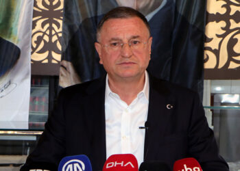 Lütfü Savaş adaylıktan çekilmeyecek