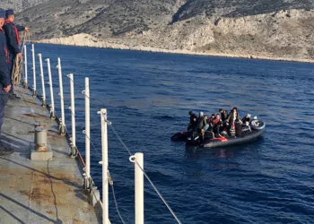 Marmaris'te 15 kaçak göçmen kurtarıldı