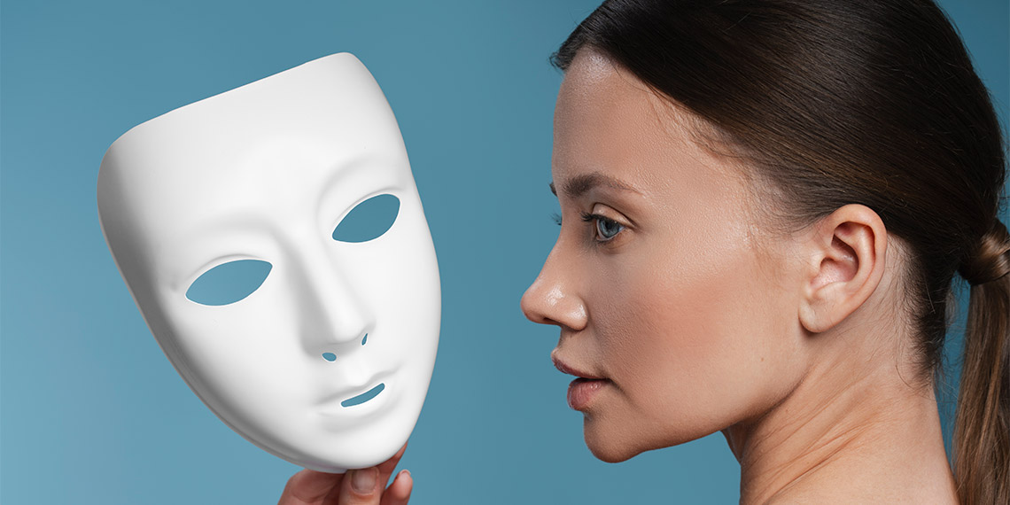 Maskelerin altında saklanan gerçeklik