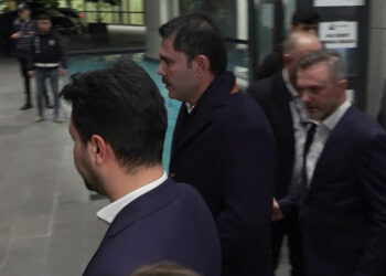 Murat Kurum Küçükçekmece'de yaralanan Ebru Güneş'i ziyaret etti