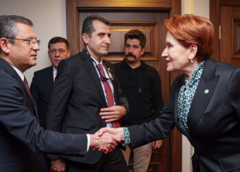 Özgür Özel'den Meral Akşener'e taziye ziyareti
