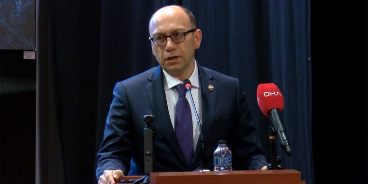 Deprem çalışmalarında yeterli yol aldığımızı söyleyemem