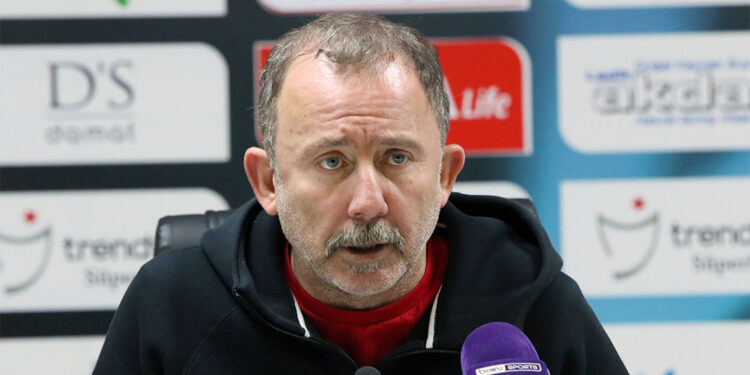 Şapkamızı önümüze koyacağız