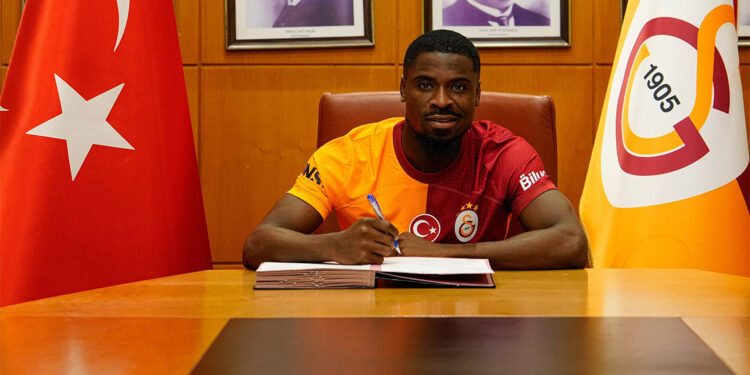 Galatasaray'dan Serge Aurier için imza töreni