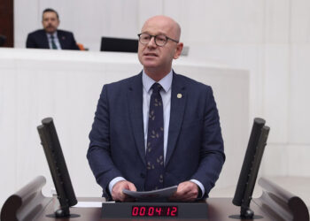 Ne sağlık ne ilaç politikalarınız vatandaşa merhem olmuyor