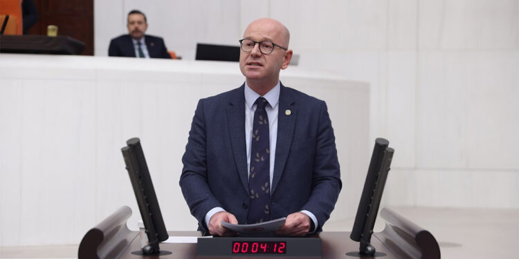 Ne sağlık ne ilaç politikalarınız vatandaşa merhem olmuyor