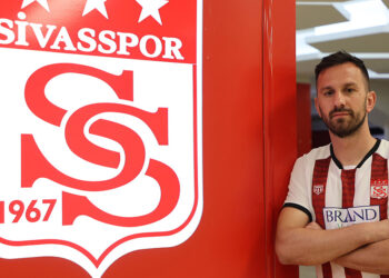 Sivasspor, Mijo Caktas ile 1.5 yıllık sözleşme imzaladı