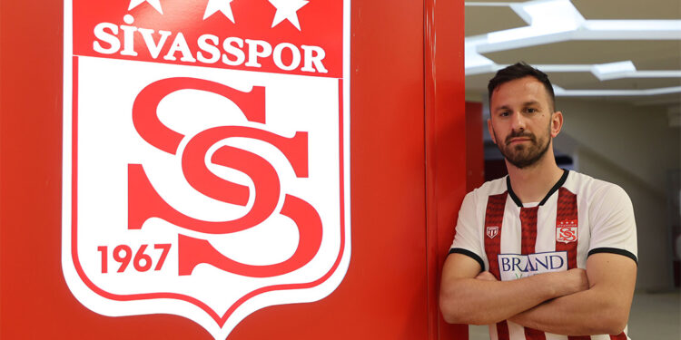 Sivasspor, Mijo Caktas ile 1.5 yıllık sözleşme imzaladı