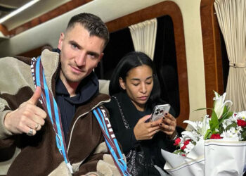 Thomas Meunier sözleşme imzalamak için Trabzon'a geldi