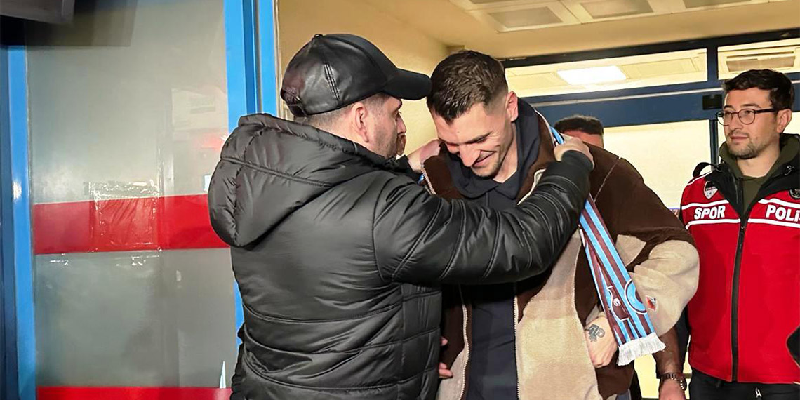 Thomas Meunier sözleşme imzalamak için Trabzon'a geldi