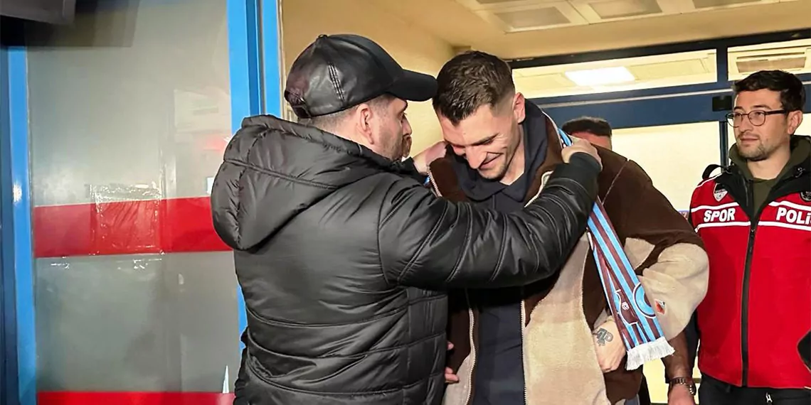 Thomas meunier sözleşme imzalamak için trabzon'a geldi