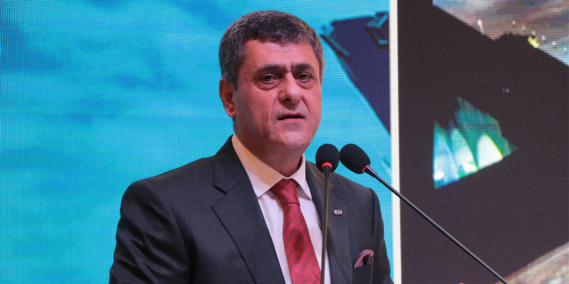 Uluslararası Nakliyeciler Derneği (UND) Kayseri buluşması gerçekleştirildi. UND Başkanı Şerafettin Aras, "Biz hizmet ihraç ediyoruz. Bu ülkeye, masrafsız, temiz para getiriyoruz. Bu rakam 15 milyar dolar. Turizmden sonraki en büyük ihracatçı olarak, en büyük alkışı sizler hak ediyorsunuz" dedi.